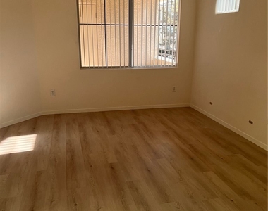 7139 Durango Drive - Photo Thumbnail 9