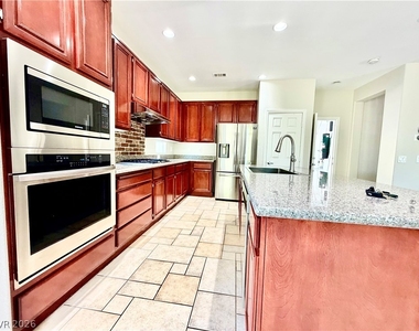 3347 Chesterbrook Court - Photo Thumbnail 9