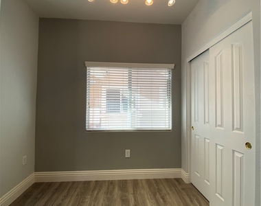 4517 Bell Cord Avenue - Photo Thumbnail 9