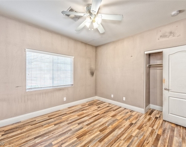 1593 Dark Wolf Avenue - Photo Thumbnail 5