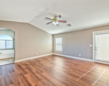 1593 Dark Wolf Avenue - Photo Thumbnail 11