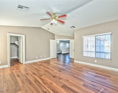 1593 Dark Wolf Avenue - Photo Thumbnail 12