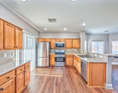 1593 Dark Wolf Avenue - Photo Thumbnail 3