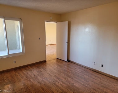 1773 E Harmon Avenue - Photo Thumbnail 11