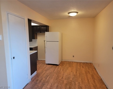 1773 E Harmon Avenue - Photo Thumbnail 13