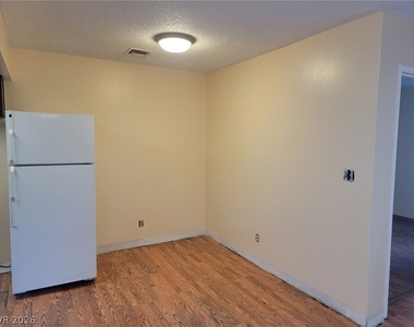 1773 E Harmon Avenue - Photo Thumbnail 3