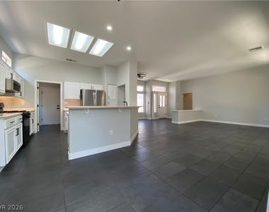 10013 Woodhouse Drive - Photo Thumbnail 6