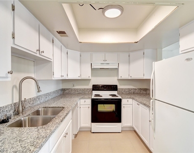 2981 Country Manor Lane - Photo Thumbnail 4