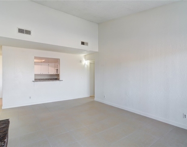 2981 Country Manor Lane - Photo Thumbnail 2