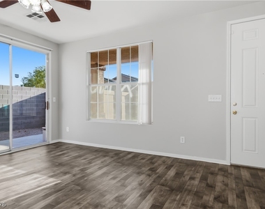 2529 Rainbow Cactus Court - Photo Thumbnail 3