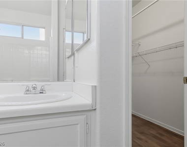 2529 Rainbow Cactus Court - Photo Thumbnail 17