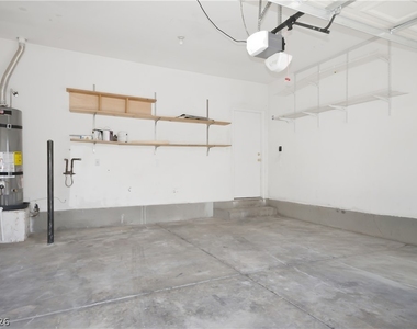 2529 Rainbow Cactus Court - Photo Thumbnail 22