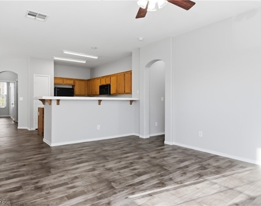 2529 Rainbow Cactus Court - Photo Thumbnail 5