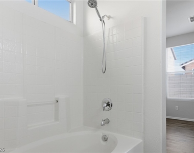 2529 Rainbow Cactus Court - Photo Thumbnail 16