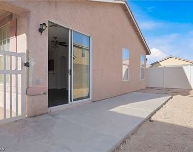 2529 Rainbow Cactus Court - Photo Thumbnail 21