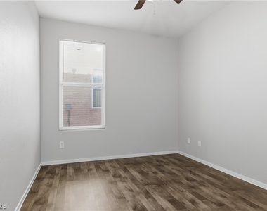 2529 Rainbow Cactus Court - Photo Thumbnail 19