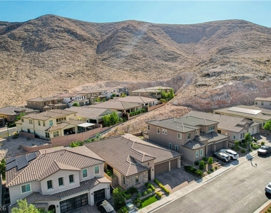 3943 Reyes Avenue - Photo Thumbnail 64