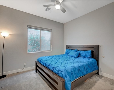 3943 Reyes Avenue - Photo Thumbnail 25