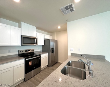 9350 Soothing Sea Street - Photo Thumbnail 5