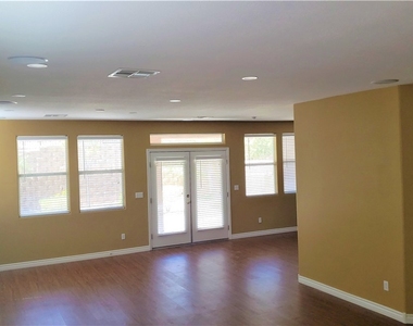 2819 Dunnottar Avenue - Photo Thumbnail 15