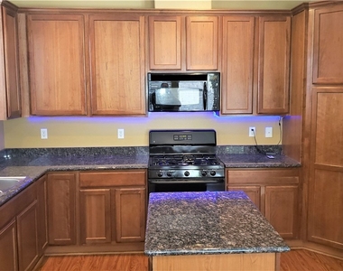 2819 Dunnottar Avenue - Photo Thumbnail 7