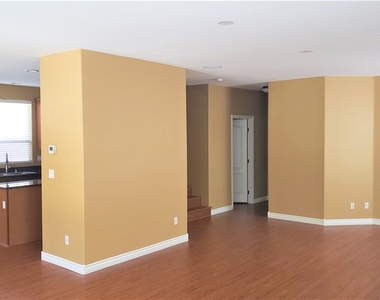 2819 Dunnottar Avenue - Photo Thumbnail 13