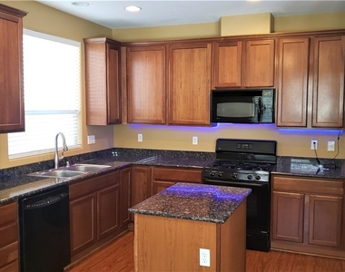 2819 Dunnottar Avenue - Photo Thumbnail 8