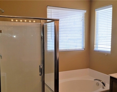 2819 Dunnottar Avenue - Photo Thumbnail 17