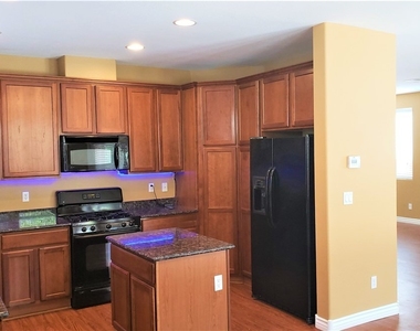 2819 Dunnottar Avenue - Photo Thumbnail 10