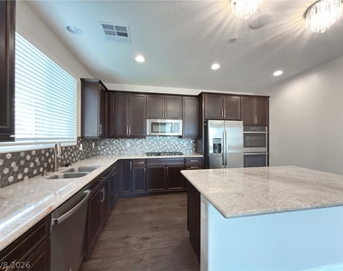 141 Neverland Avenue - Photo Thumbnail 15