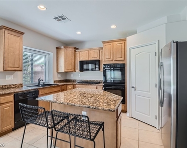 8046 Glimmerglass Avenue - Photo Thumbnail 2