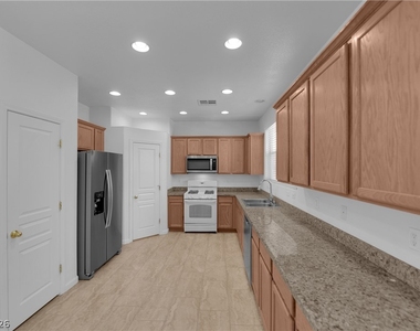 8779 Salvestrin Point Avenue - Photo Thumbnail 12