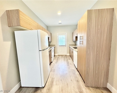 1390 Ogallala Street - Photo Thumbnail 4