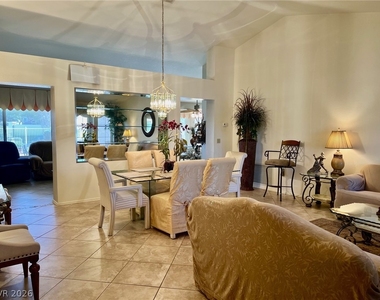 2404 Floyd Court - Photo Thumbnail 5