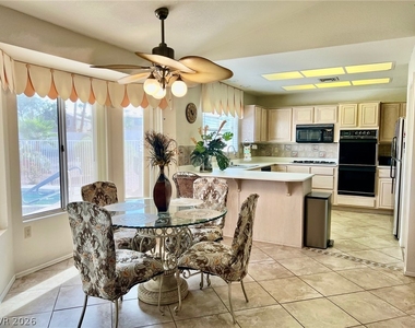 2404 Floyd Court - Photo Thumbnail 7
