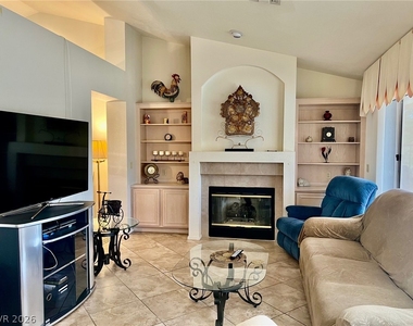 2404 Floyd Court - Photo Thumbnail 6