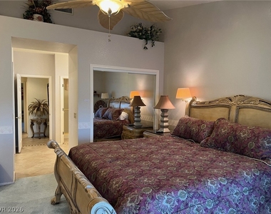 2404 Floyd Court - Photo Thumbnail 10