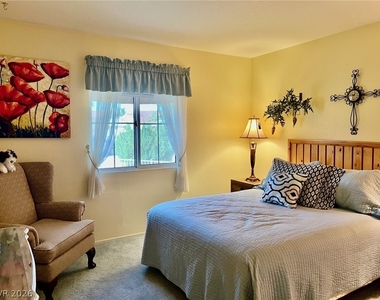 2404 Floyd Court - Photo Thumbnail 13