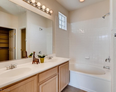 6178 Arbor Valley Avenue - Photo Thumbnail 15