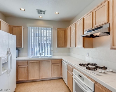 6178 Arbor Valley Avenue - Photo Thumbnail 7
