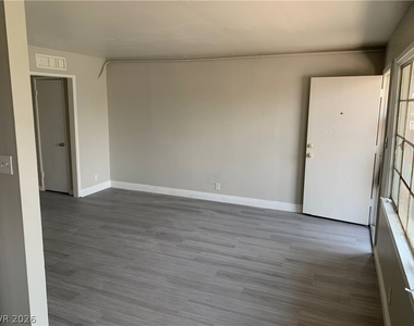230 W Boston Avenue - Photo Thumbnail 2