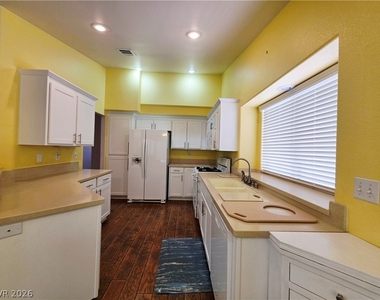 8213 Arch Bay Lane - Photo Thumbnail 7