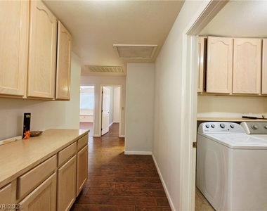 8213 Arch Bay Lane - Photo Thumbnail 11
