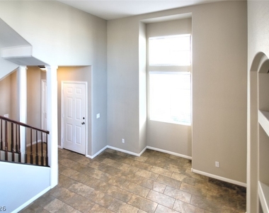 8400 Tiger Woods Avenue - Photo Thumbnail 2