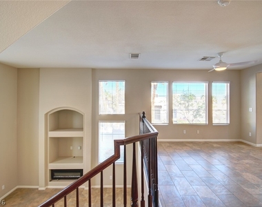 8400 Tiger Woods Avenue - Photo Thumbnail 4
