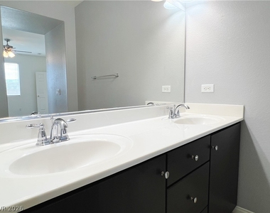 6423 Pochman Mesa Street - Photo Thumbnail 35