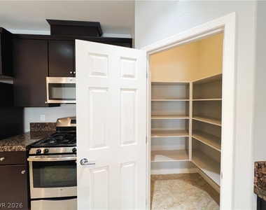 6423 Pochman Mesa Street - Photo Thumbnail 22