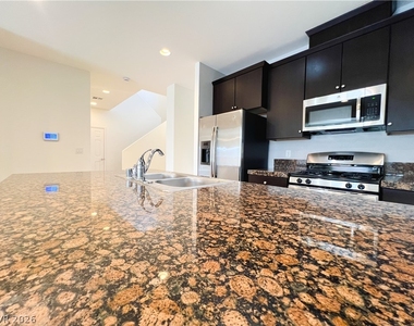 6423 Pochman Mesa Street - Photo Thumbnail 19