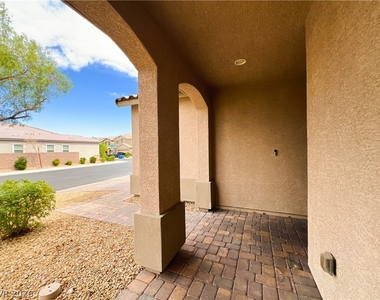 6423 Pochman Mesa Street - Photo Thumbnail 3
