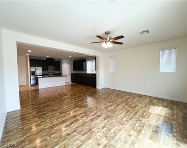 6423 Pochman Mesa Street - Photo Thumbnail 27